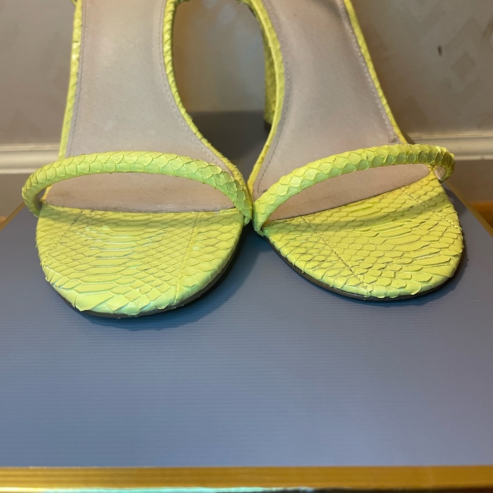💛Louise et Cie Yellow High-Heeled Sz 9.5 Sandals🌟 - Picture 5 of 8